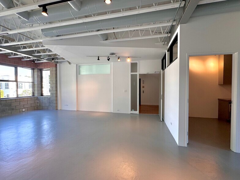 2110 Main St, Santa Monica, CA à louer - Photo de l’immeuble – Image 3 sur 11