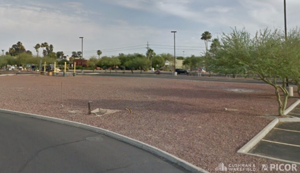 2225 W Ina Rd, Tucson, AZ à louer - Photo de l’immeuble – Image 3 sur 7