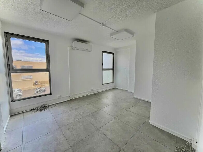 Bureau dans Antibes à louer - Photo intérieure – Image 2 sur 3