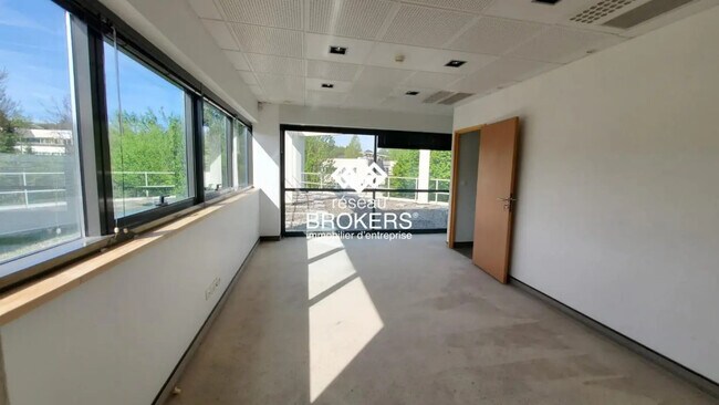 Plus de détails pour Bureau à louer