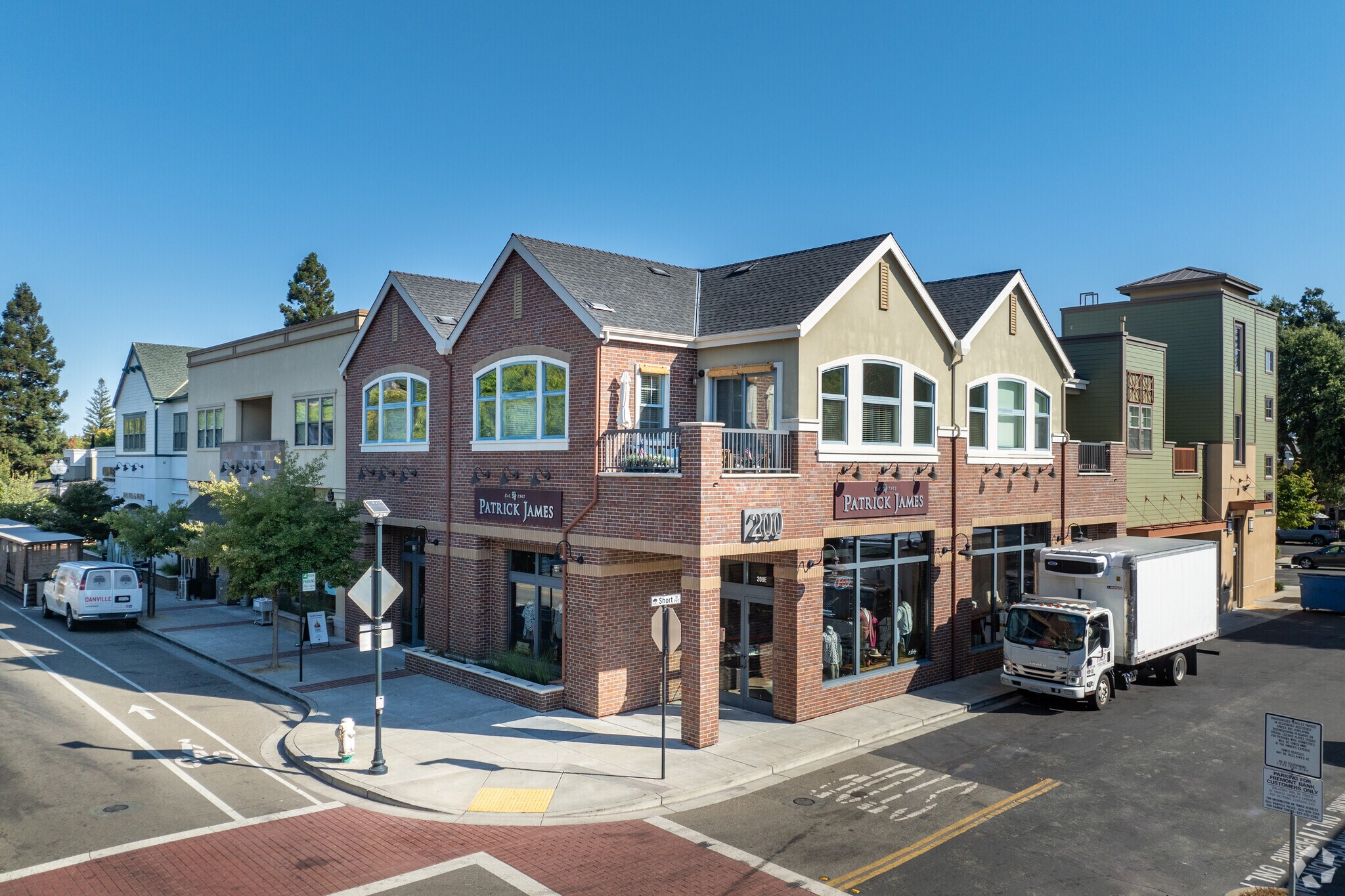 200 Railroad Ave, Danville, CA à louer Photo de l’immeuble– Image 1 sur 12