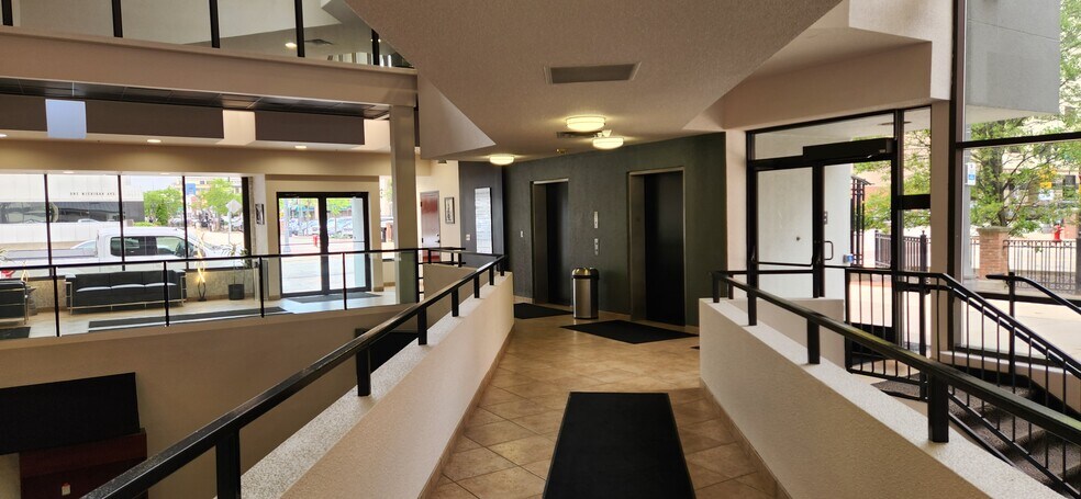 200 N Washington Sq, Lansing, MI à louer - Photo de l’immeuble – Image 2 sur 6
