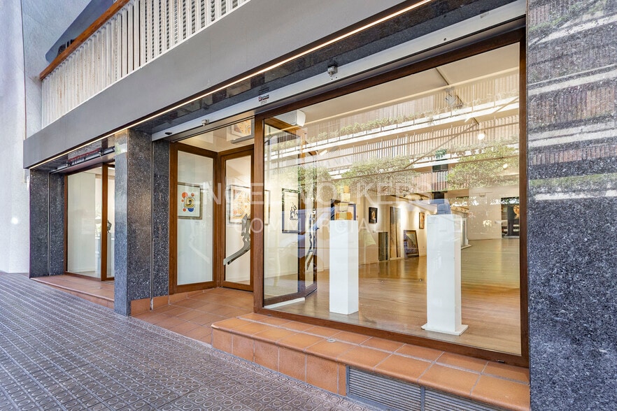 Immeuble residentiel dans Barcelone, Barcelona à vendre - Photo intérieure – Image 1 sur 1