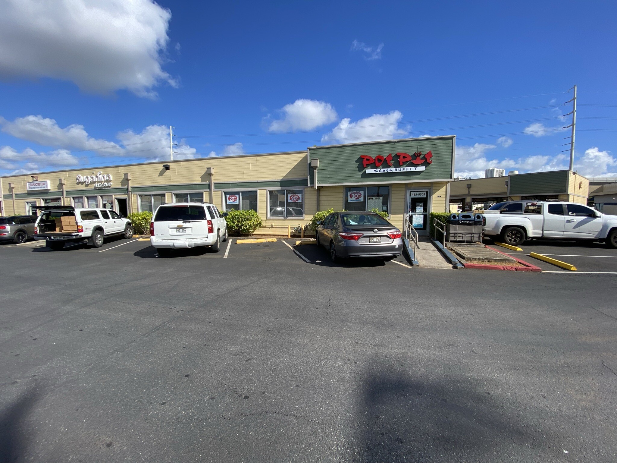 98-199 Kamehameha Hwy, Aiea, HI à louer Photo de l’immeuble– Image 1 sur 8