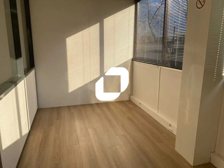 Bureau dans Gradignan à louer - Photo intérieure – Image 3 sur 12