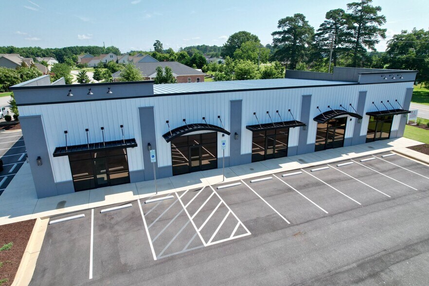 982 Adams Point Dr, Garner, NC à louer - Photo de l’immeuble – Image 2 sur 15