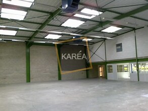 Local d’activités dans Saint-Thibault-des-Vignes à louer Photo intérieure– Image 1 sur 2