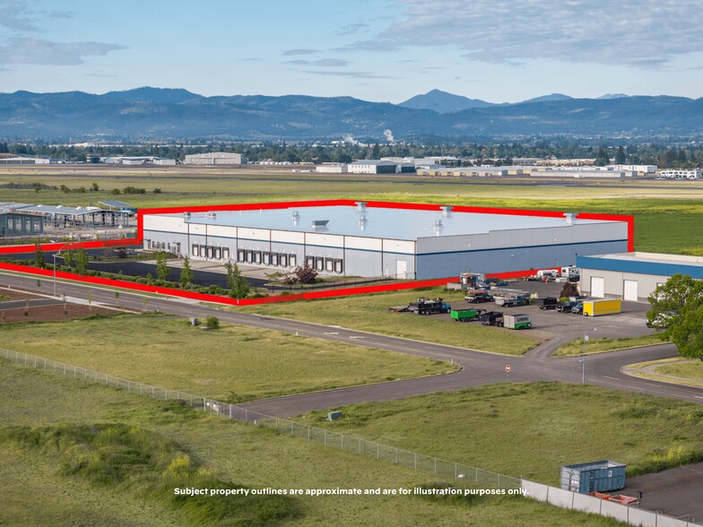 4689 Industry Dr, Medford, OR à louer - Photo de l’immeuble – Image 3 sur 68