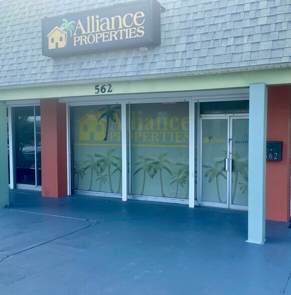 562 A1A Hwy, Satellite Beach, FL à louer - Photo de l’immeuble – Image 1 sur 15