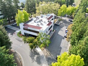 111 Review Way, Hayward, CA - VUE AÉRIENNE  vue de carte - Image1