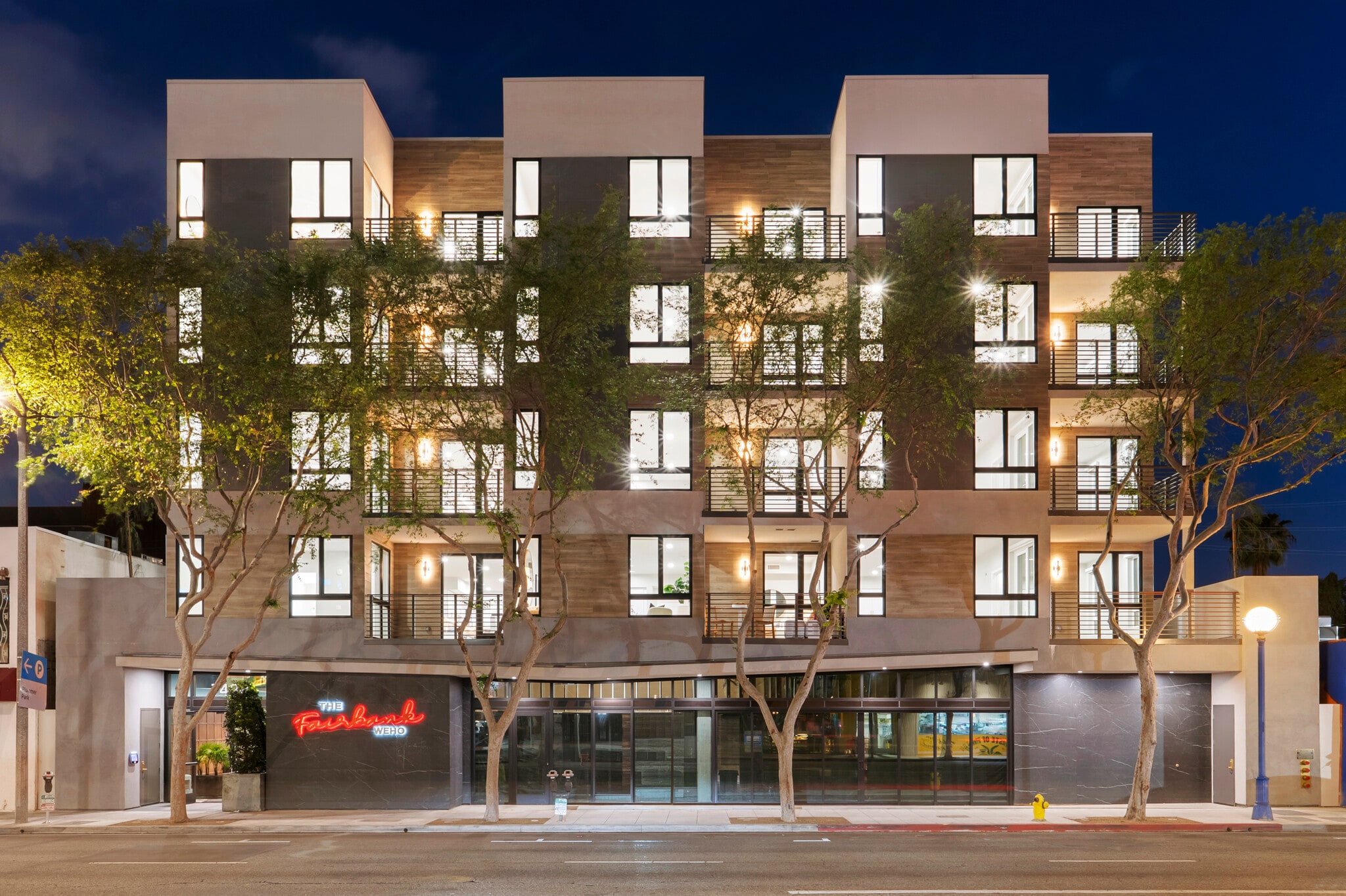7428 Santa Monica Blvd, West Hollywood, CA à louer Photo intérieure– Image 1 sur 14