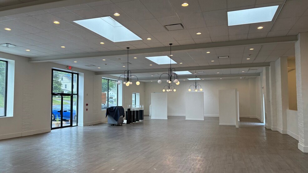 940 Post Rd E, Westport, CT à vendre - Photo de l’immeuble – Image 2 sur 9