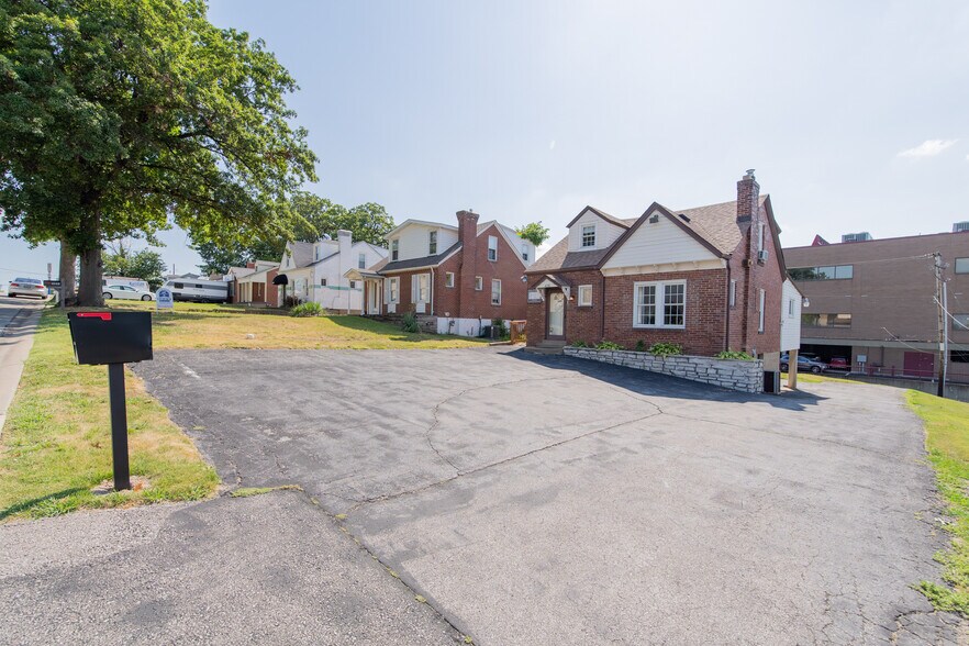4150 Crescent Dr, Saint Louis, MO à vendre - Photo de l’immeuble – Image 3 sur 27
