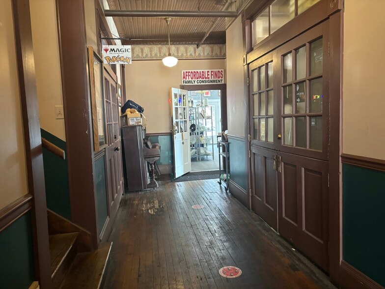 65 Main St, Pine Bush, NY à louer - Photo de l’immeuble – Image 3 sur 11