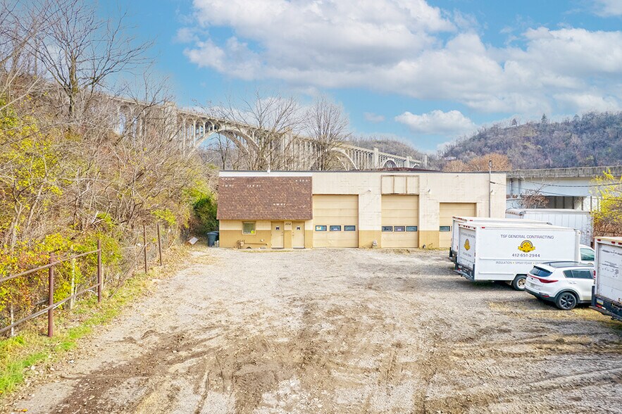 204 Main St, East Pittsburgh, PA à vendre - Photo de l’immeuble – Image 2 sur 51