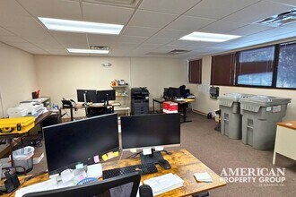 1945 Versailles St, Sarasota, FL à louer Photo intérieure– Image 2 sur 14