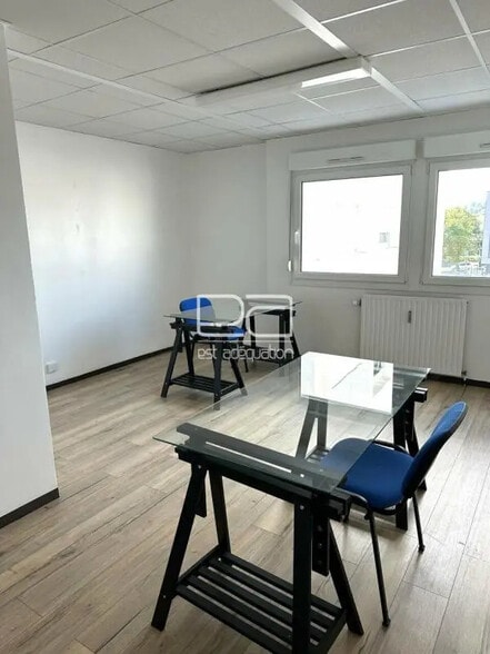 Bureau dans Heillecourt à louer - Photo de l’immeuble – Image 1 sur 5