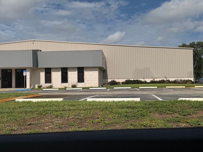6470 Parkland Dr, Sarasota, FL à louer - Photo de l’immeuble – Image 2 sur 7