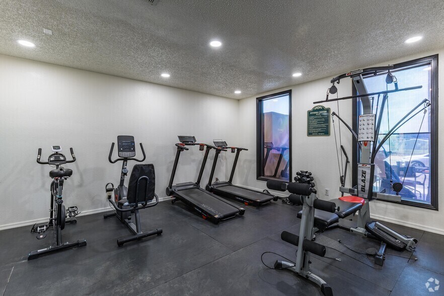320 Lee Ave, Bullhead City, AZ à vendre - Photo intérieure – Image 3 sur 20