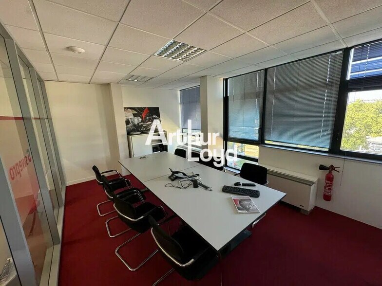 Bureau dans SOPHIA ANTIPOLIS à louer - Photo de l’immeuble – Image 2 sur 8