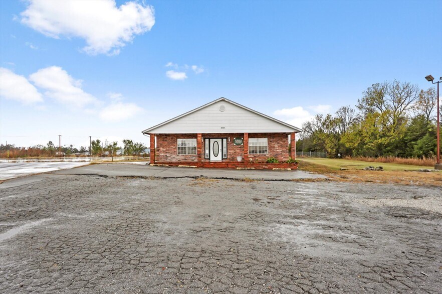 9040 S Highway 51, Broken Arrow, OK à louer - Photo de l’immeuble – Image 2 sur 27