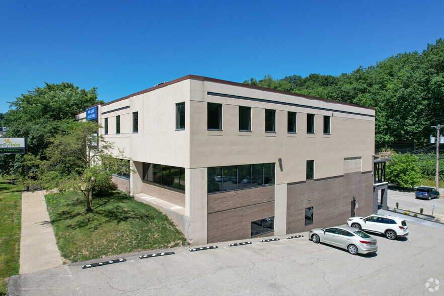 2644 Banksville Rd, Pittsburgh, PA à louer - Photo de l’immeuble – Image 3 sur 5