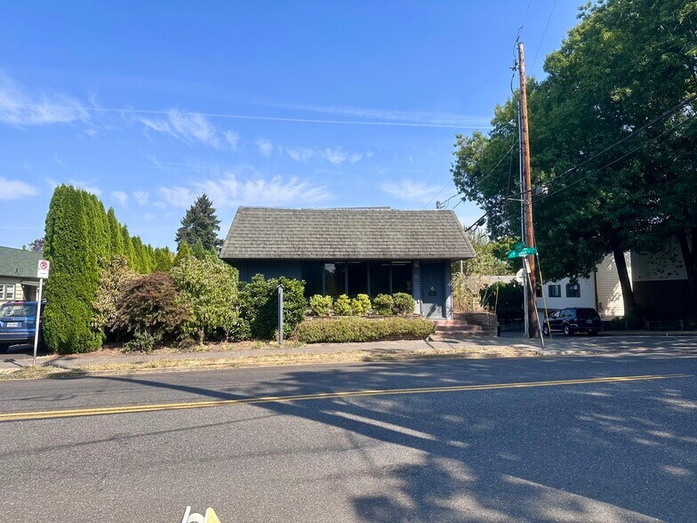 5848 SE Milwaukie Ave, Portland, OR à vendre - Photo de l’immeuble – Image 2 sur 21