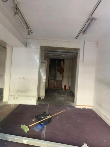 Local commercial dans Paris à louer - Photo de l’immeuble – Image 1 sur 6