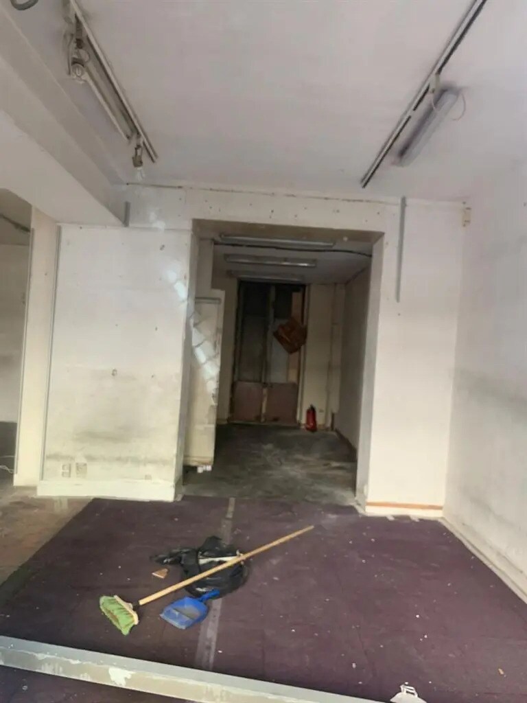 Local commercial dans Paris à louer Photo de l’immeuble– Image 1 sur 7