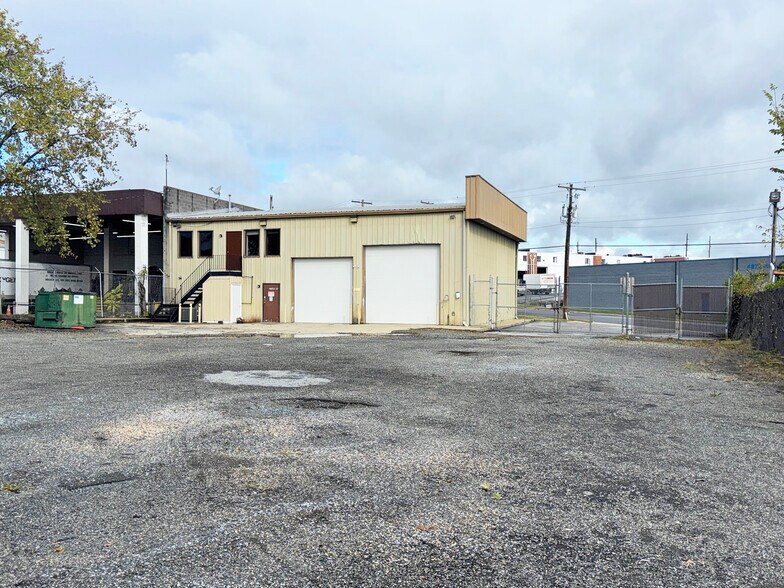 4821 Stamp Rd, Temple Hills, MD à louer - Photo de l’immeuble – Image 3 sur 14