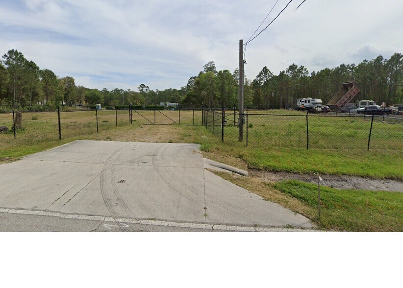 3697 Old Deland Rd, Daytona Beach, FL à louer - Photo de l’immeuble – Image 2 sur 2