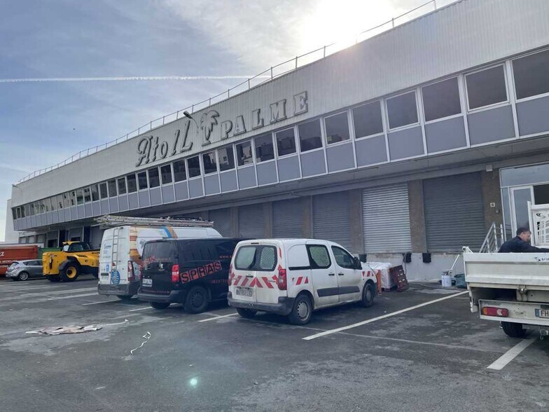 Local d’activités dans Rosny-sous-Bois à louer - Photo de l’immeuble – Image 2 sur 7