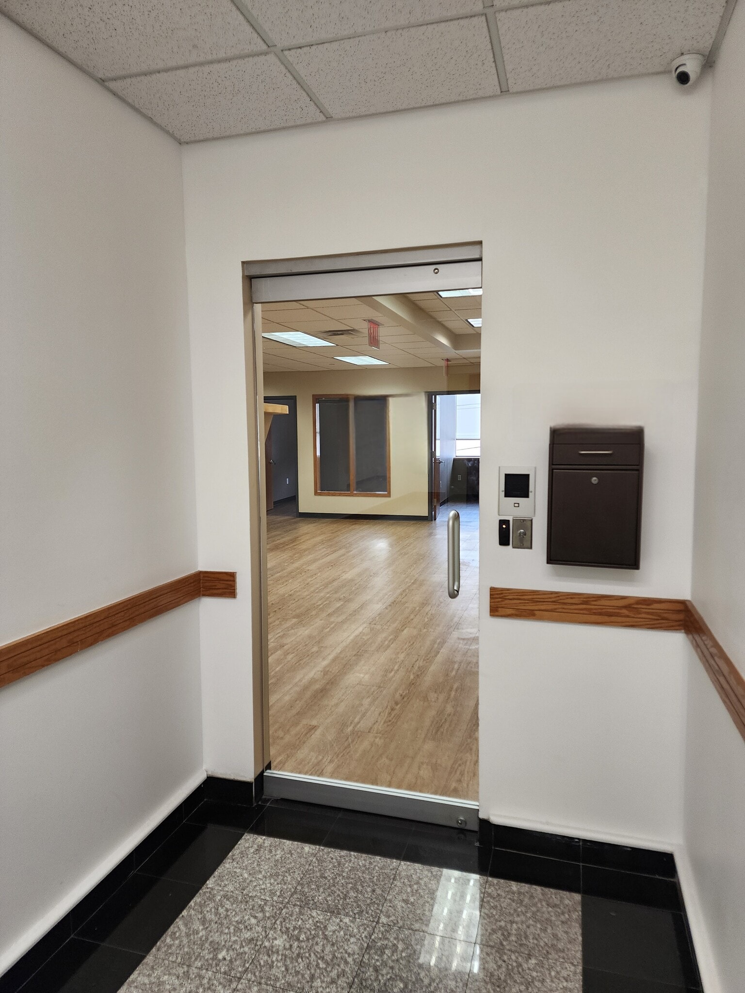 31-10 37th Ave, Long Island City, NY à louer Photo intérieure– Image 1 sur 9