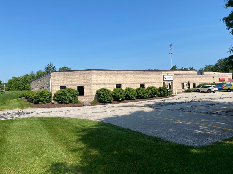 7996 Darrow Rd, Twinsburg, OH à vendre - Photo de l’immeuble – Image 2 sur 13