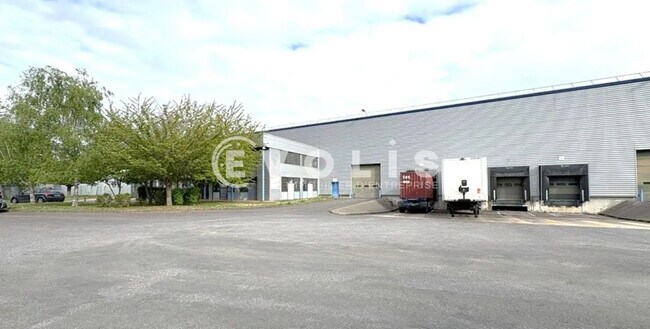 Plus de détails pour Bureau, Local d'activités à louer