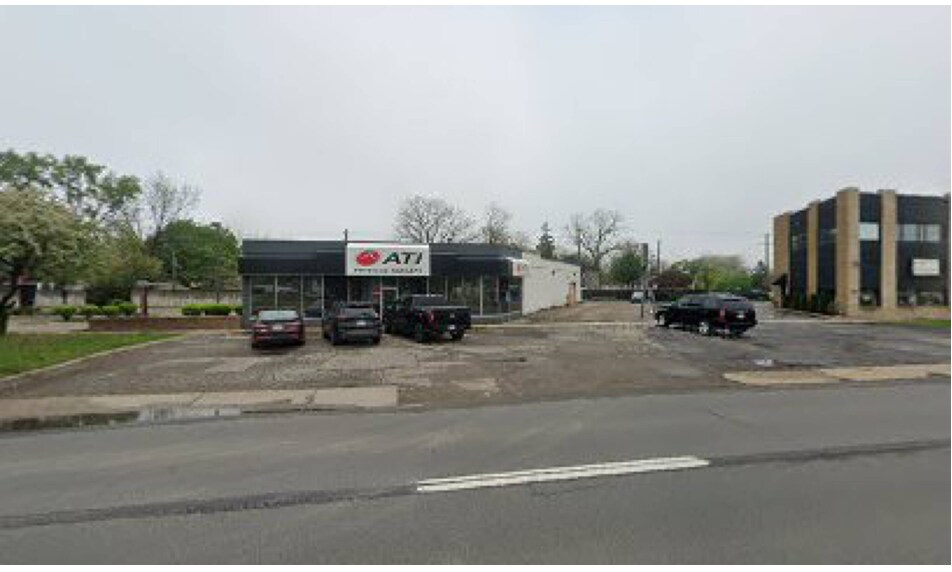 31372 Woodward Ave, Royal Oak, MI à louer - Photo de l’immeuble – Image 2 sur 5