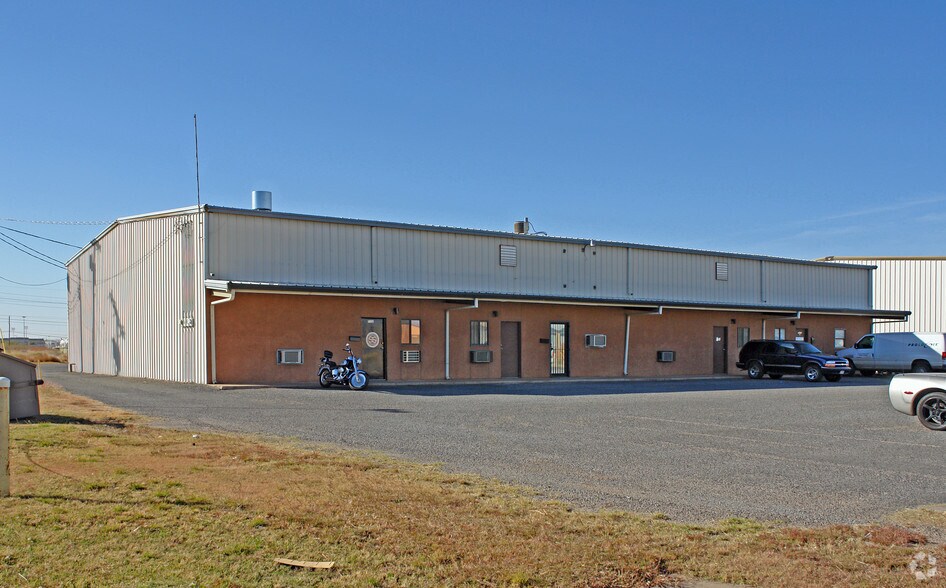 7010-7020 Cedar Ave, Lubbock, TX à louer - Photo principale – Image 1 sur 8