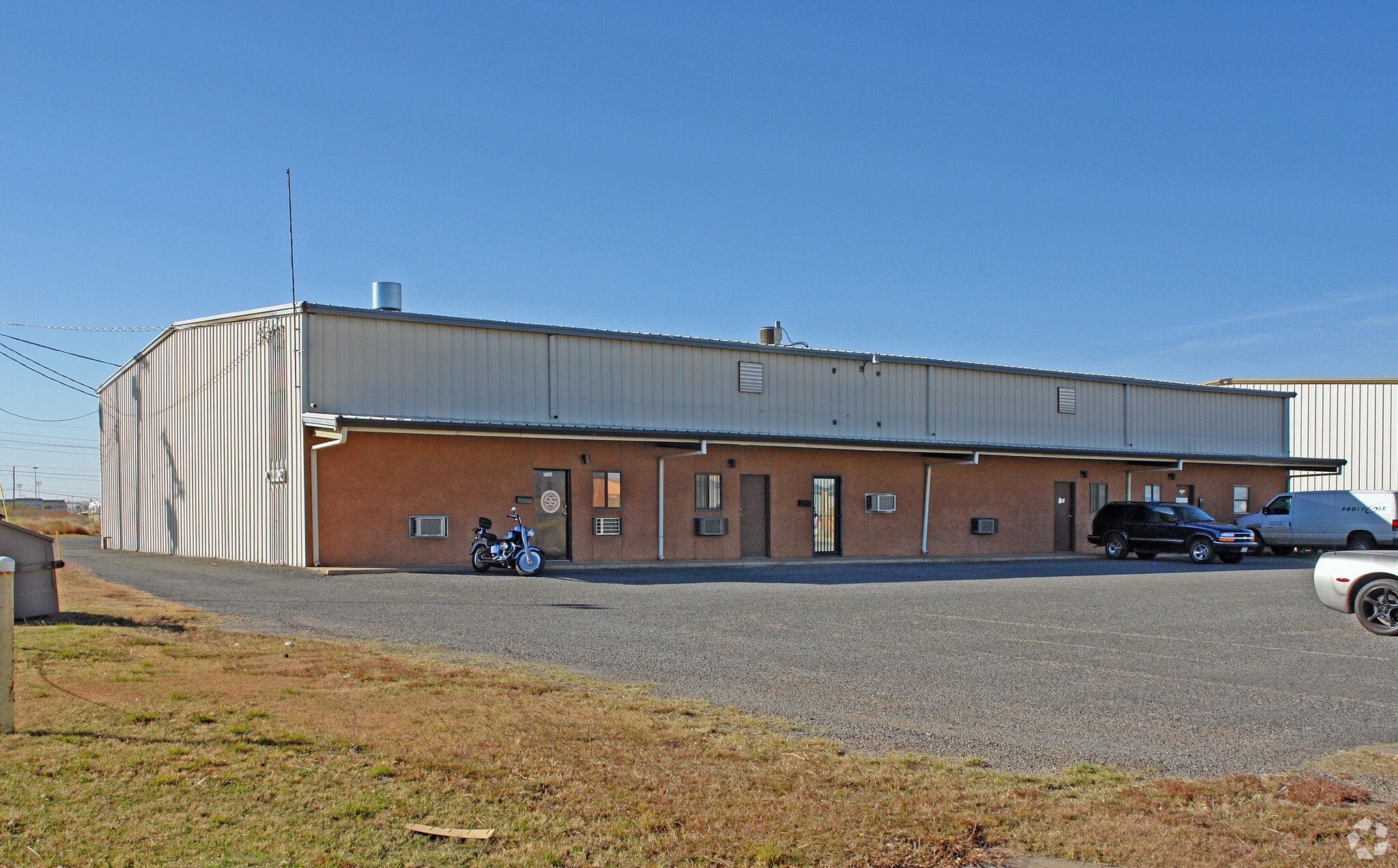 7010-7020 Cedar Ave, Lubbock, TX à louer Photo principale– Image 1 sur 9
