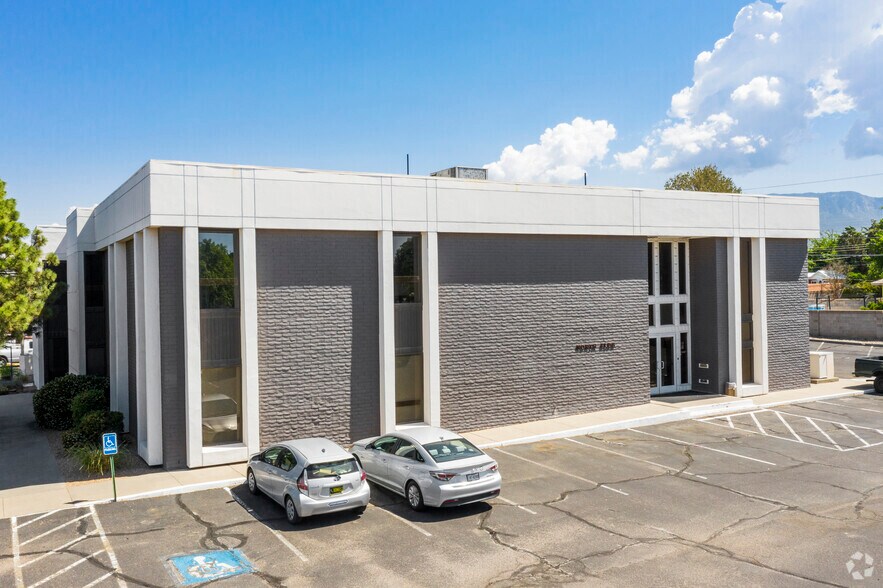 2900 Louisiana Blvd NE, Albuquerque, NM à louer - Photo de l’immeuble – Image 1 sur 11