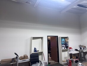 2781 Saturn St, Brea, CA à louer Photo intérieure– Image 1 sur 5