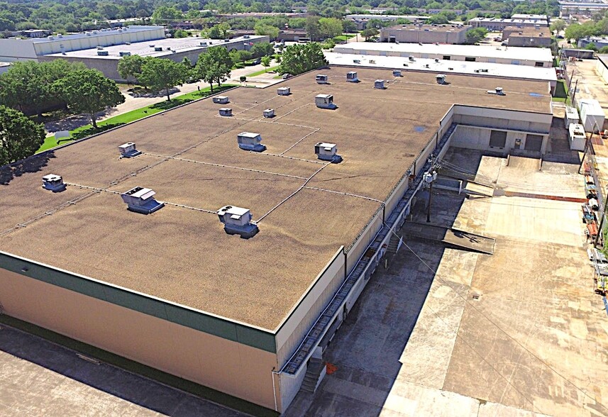1741-1749 Stebbins Dr, Houston, TX à louer - Photo de l’immeuble – Image 3 sur 9