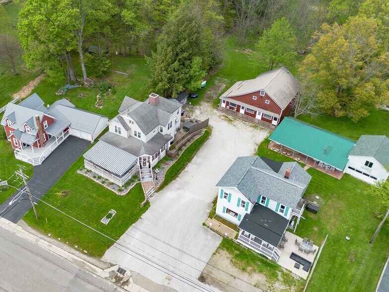 10412 Main St, Findley Lake, NY à vendre - Photo de l’immeuble – Image 3 sur 42