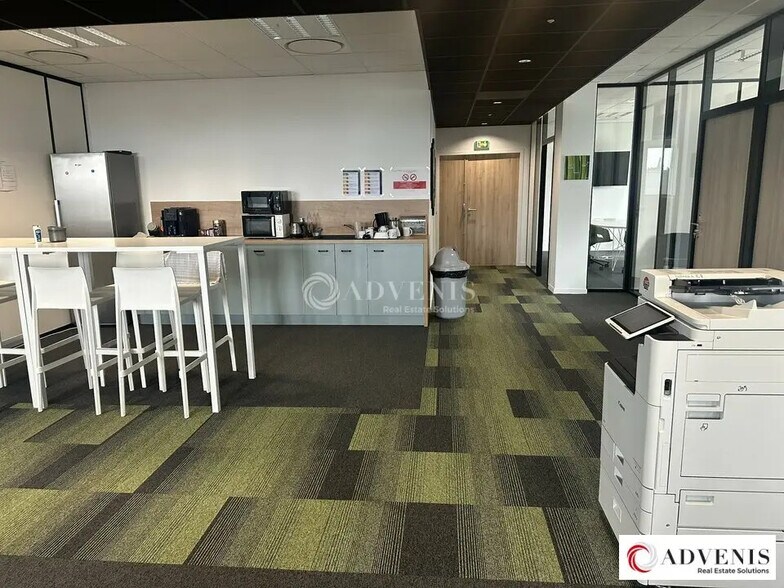 Bureau dans Lesquin à louer - Photo de l’immeuble – Image 3 sur 10