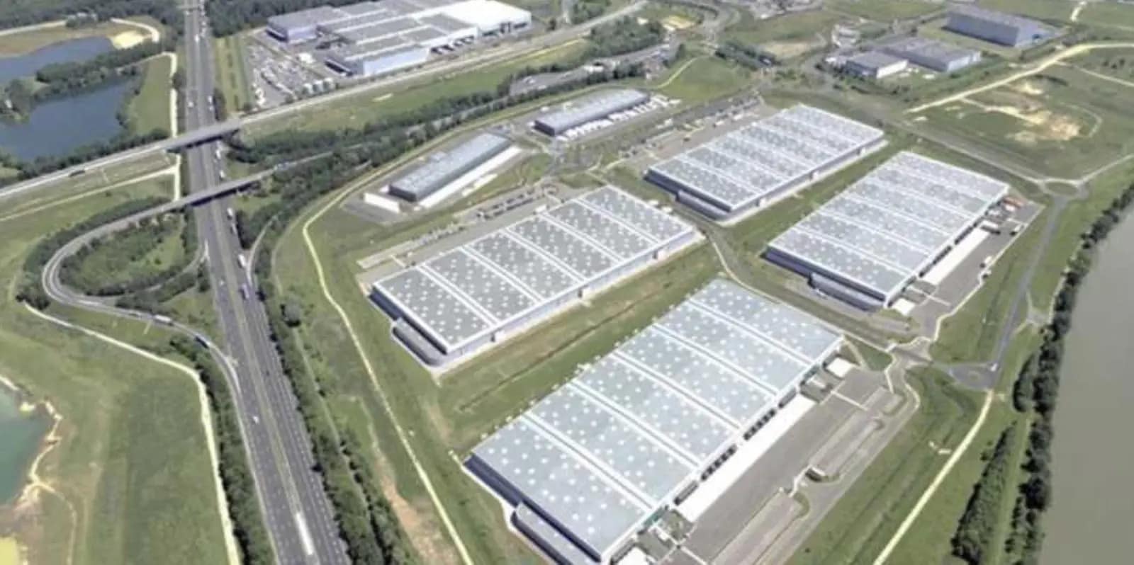 Industriel/Logistique dans Longueil-Sainte-Marie à louer Photo de l’immeuble– Image 1 sur 8
