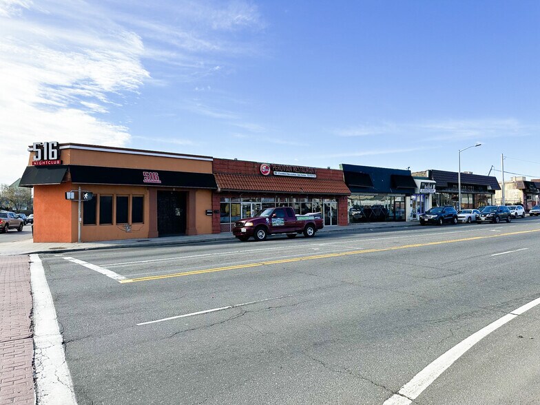 238-248 Front St, Hempstead, NY à vendre - Photo de l’immeuble – Image 1 sur 11