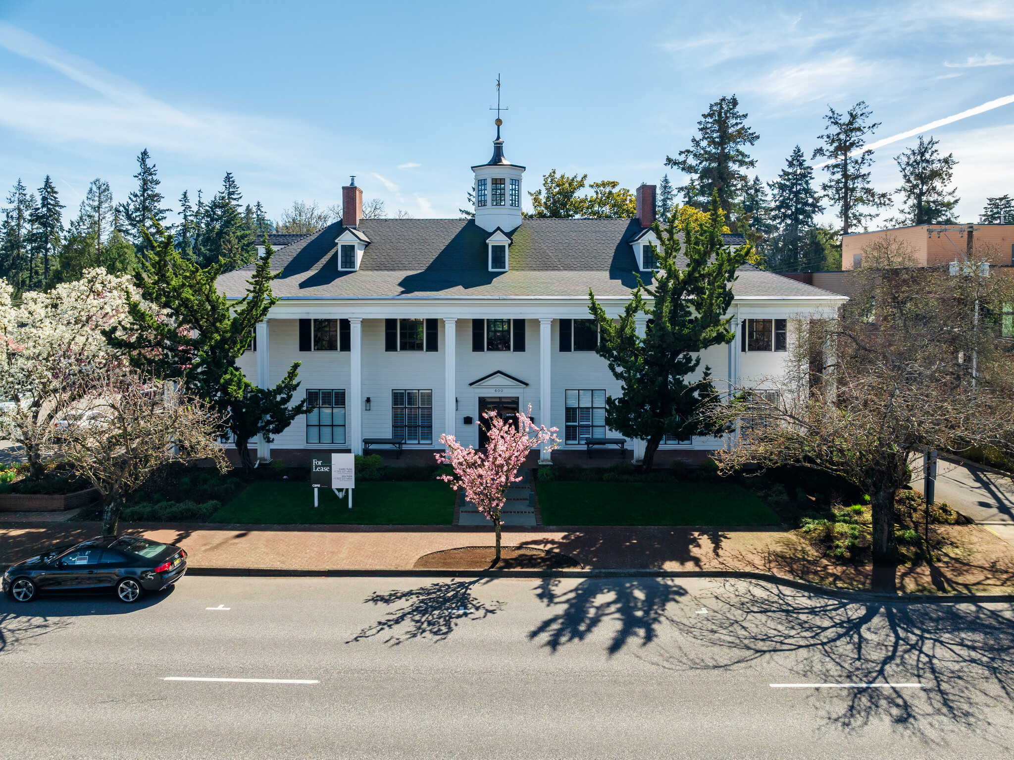 600 A Ave, Lake Oswego, OR à louer Photo de l’immeuble– Image 1 sur 19