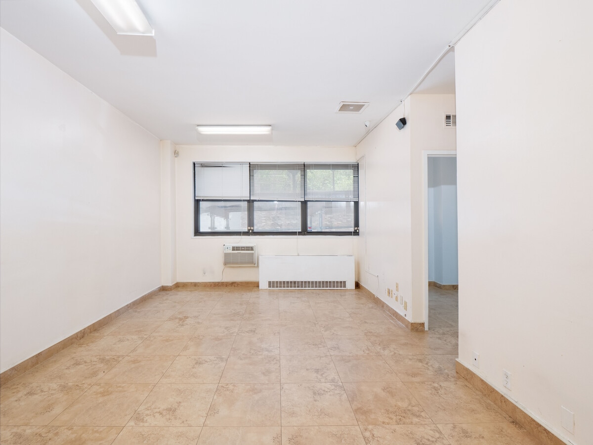 140 West End Ave, New York, NY 10023 - Lot 1H - - Photo intérieure - Image 2 of 5