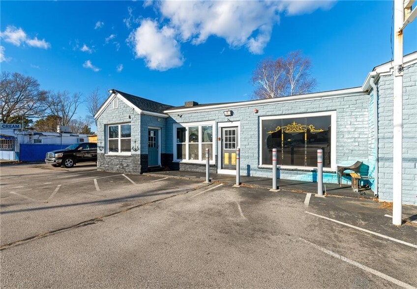 2291 W Shore Rd, Warwick, RI à vendre - Photo de l’immeuble – Image 2 sur 23