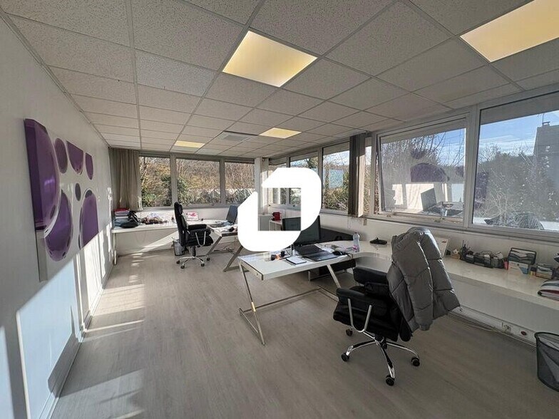 Bureau dans Saint-Germain-en-Laye à vendre - Photo intérieure – Image 1 sur 5
