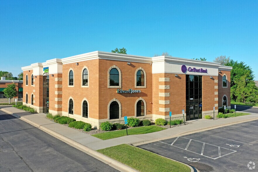 2850 Cutters Grove Ave, Anoka, MN à louer - Photo principale – Image 1 sur 22